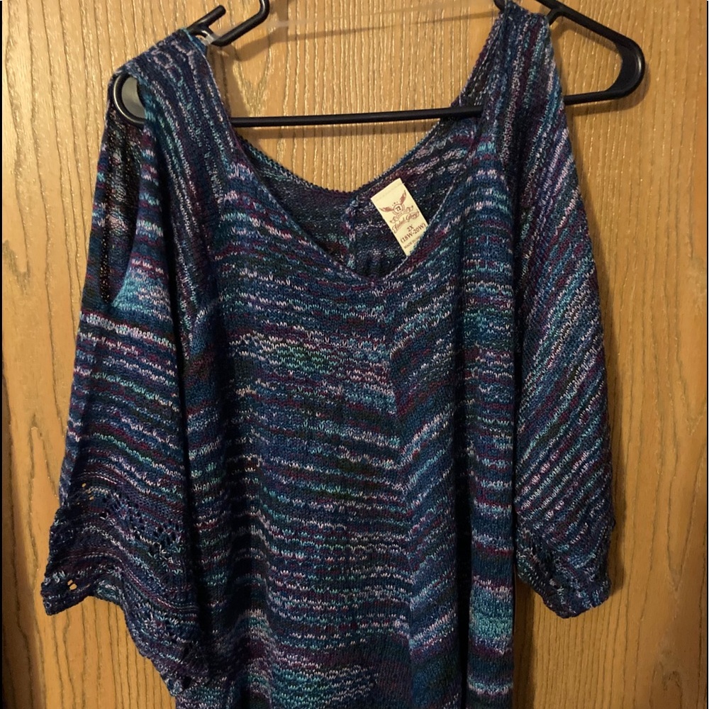 Women’s sweater Top